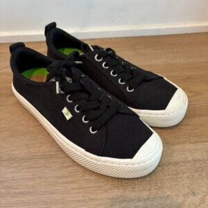 ** Cariuma Black Canvas Sneakers womens 7.5